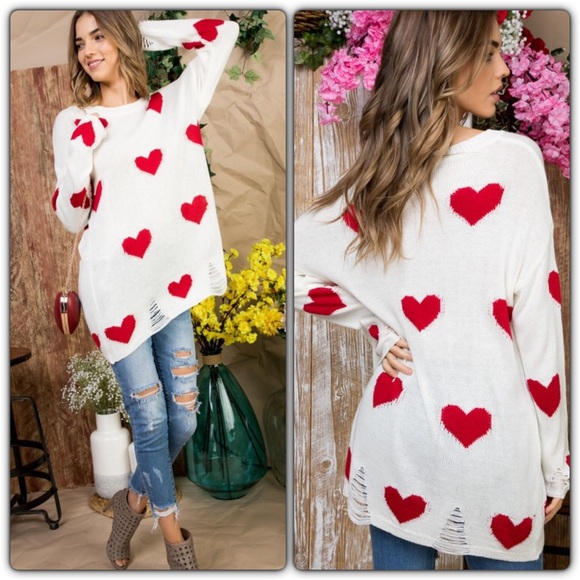 Trindy Clozet Boutique Sweaters - Carlee’s Heart Fringed Sweater